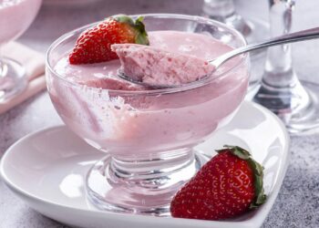 mousse de morango em taça