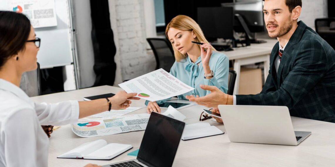 Como ser lembrado no trabalho mesmo quando o salário não acompanha seu esforço