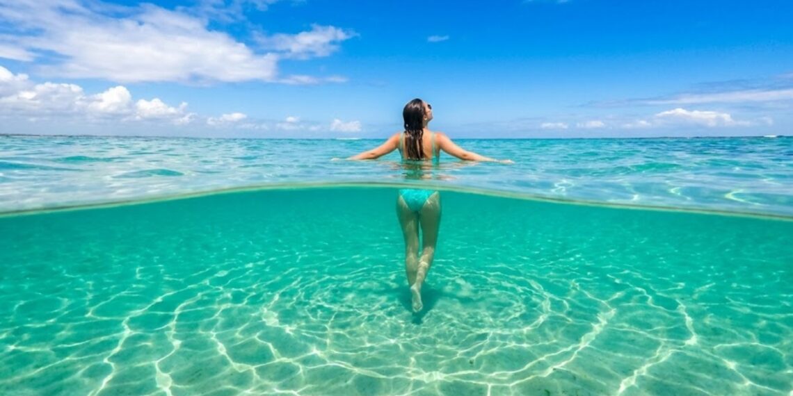 A capital nordestina com praias urbanas onde o mar é tão calmo que parece lagoa e as piscinas naturais ficam a poucos metros da areia
