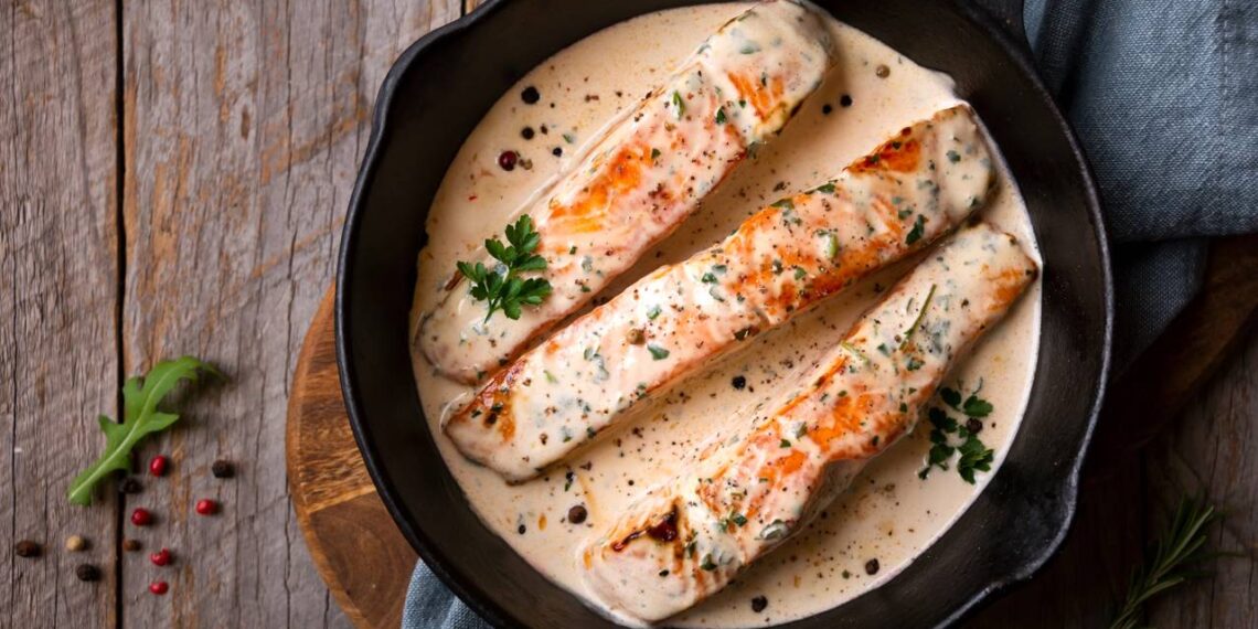 salmão ao molho cremoso