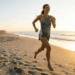 Sem academia: 5 exercícios para manter corpo ativo na praia durante o verão