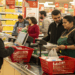 Quanto ganha alguém que trabalha em mercado e o que muda por cargo