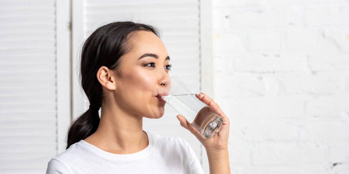 Veja como beber água no horário certo pode melhorar seu metabolismo e disposição