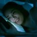 Não consegue dormir antes da madrugada? Esta mudança simples pode transformar suas noites