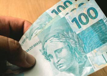 Salário mínimo de R$ 1.921,72 já foi aprovado e entra em vigor no Brasil