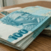 Como cortar gastos pequenos e economizar R$200 todo mês sem passar apertos
