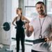 CLT ou personal trainer? Onde o salário de professor de academia compensa mais