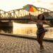 A cidade que abriga a primeira sinagoga das Américas e o maior bloco de carnaval do mundo