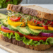 Sanduíche vegano colorido, como transformar vegetais em lanche nutritivo em apenas 5 minutos