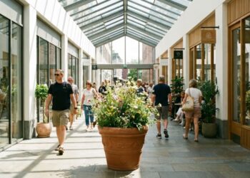 Ele relatou que sofreu uma fratura após tropeçar em um vaso de flores em uma galeria comercial, perdeu o processo e terá que arcar com as custas judiciais