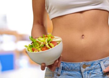 Nem remédio, nem dietas: o chá que pode ser a salvação para o seu estômago