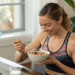 Receitinha fit de mingau proteico com aveia e whey: dicas da nutricionista para ganho muscular saudável