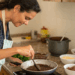 Brigadeiro sem leite condensado, o segredo para fazer uma massa cremosa e deliciosa em 20 minutos