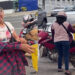 Tutora percorre 140 km de moto para castrar cachorro e gesto emociona moradores em Roraima