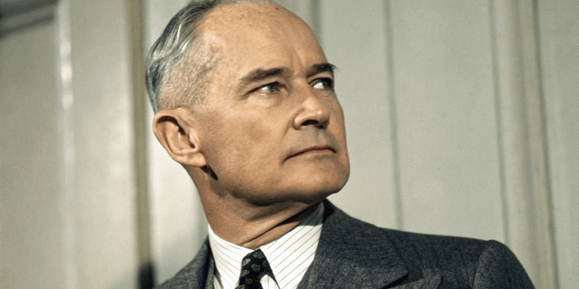 Napoleon Hill, escritor de desenvolvimento pessoal e estrategista: “O ponto de partida de toda conquista é o desejo.”