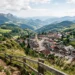 Fundado por um ministro austríaco a 796 m de altitude: esse vilarejo tem consulado europeu e qualidade de vida alpina