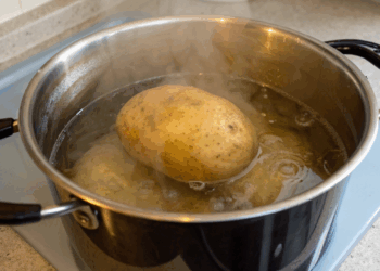 O truque dos chefs da batata que salva suas opas e molhos de erros na receita