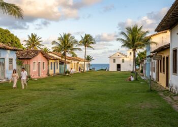 Vini Jr, Virginia Fonseca, Neymar, Beyoncé, Lewis Hamilton e Shawn Mendes escolhem essa vila baiana para passar as férias