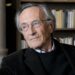 Jean-François Lyotard, teórico da pós-modernidade e crítico das metanarrativas: “Incredulidade em relação às metanarrativas”