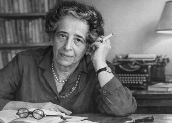 Hannah Arendt, teórica política e filósofa alemã de grande influência no pensamento contemporâneo: “O mal prospera na banalidade.”