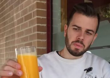 Jaume Fontanals, especialista em microbiota: “Suco de laranja não é saudável; 250 ml contêm seis colheres de sopa de açúcar.”