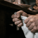 Muitas mães acham que os filhos adultos se afastaram por ingratidão, mas o que desgastou a relação foi transformar toda visita em cobrança sobre a casa e a rotina