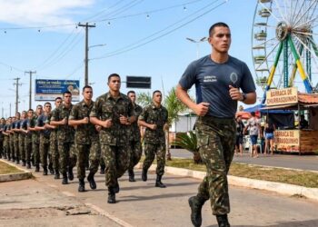 O serviço militar está de volta: por ordem do Governo, todos os jovens que não se alistarem nas Forças Armadas serão multados