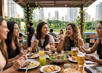A psicologia explica por que quem sempre responde “tanto faz” ao escolher onde comer pode estar evitando conflito até em decisões simples