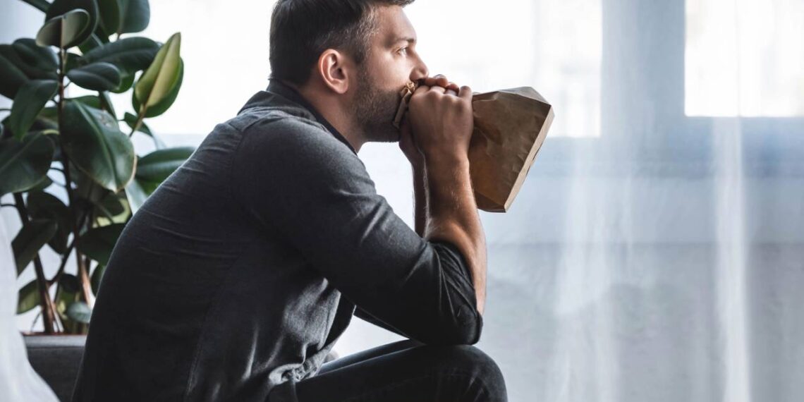 A psicologia explica por que quem se preocupa com tudo antes de acontecer pode estar antecipando cenários negativos
