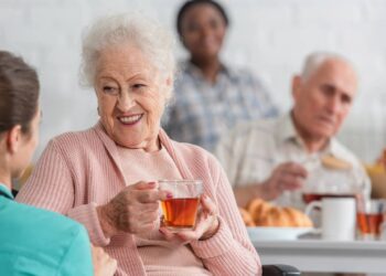 A geração que está se aposentando agora enfrenta uma dor silenciosa entre o que construiu e o que imaginou viver