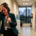 A psicologia sugere que chorar de raiva ao invés de conseguir gritar durante uma discussão no trabalho é característico desse tipo de pessoa