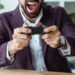 Segundo a psicologia,  pessoas com mais de 30 anos que jogam videogames têm uma vantagem emocional