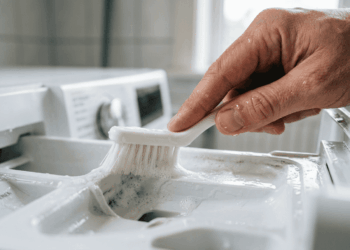 [Por que é importante limpar a máquina de lavar roupa e como fazê-lo de acordo com os fabricantes?](https://www.infobae.com/tecno/2026/05/11/por-que-es-importante-limpiar-la-lavadora-y-como-hacerlo-segun-los-fabricantes/?outputType=amp-type)