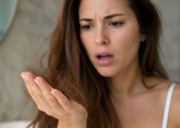 O nutriente que ajudana prevenção da queda de cabelo e deixa seus fios sedosos e brilhantes