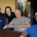 Minha família de 5 pessoas foi morar com meus pais: dividimos contas, cozinha e damos espaço uns aos outros