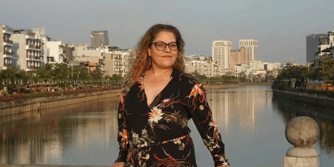 Me mudei para o exterior aos 40 para fugir da solidão; não imaginei como seria difícil voltar para casa