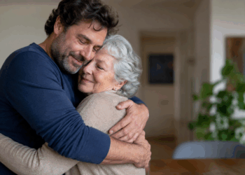 A psicologia afirma que muitos filhos só percebem o esforço dos pais quando envelhecem