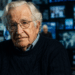 Noam Chomsky, crítico da mídia e defensor da liberdade de expressão: “Se não acreditamos na liberdade de expressão para as pessoas que desprezamos, não acreditamos nela de modo algum.”