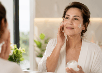 Pele madura e cheia de linhas? Esse creme caseiro simples virou queridinho de quem quer mais hidratação
