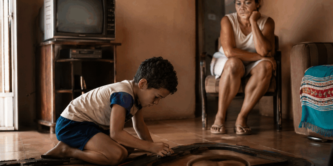 A psicologia afirma que crianças dos anos 90 cresceram mais ansiosas por terem sido supervisionadas o tempo todo