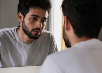 Depressão silenciosa pode começar com sinais simples e muita gente só percebe quando o quadro piora
