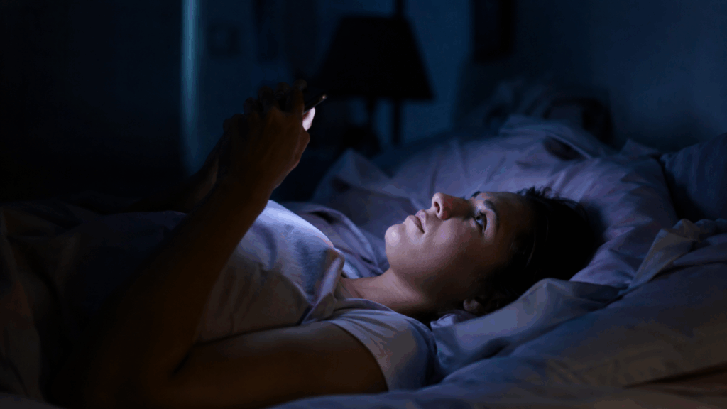 Nem café, nem celular: o que realmente interfere no sono e faz você acordar diversas vezes durante a noite