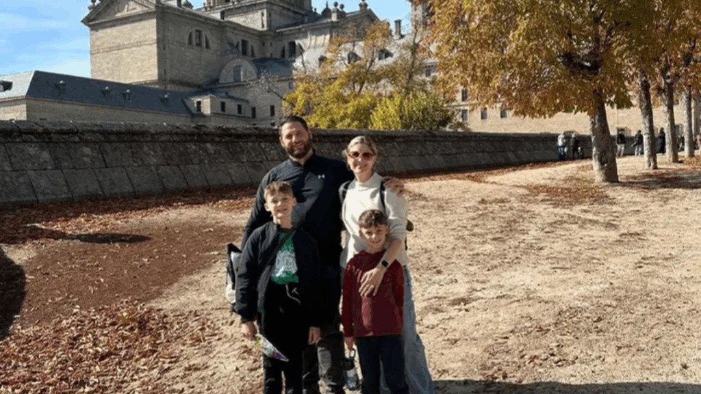 Mudamos nossa família de 4 dos EUA para a Espanha; agora vejo 5 coisas que eu queria muito ter feito antes da mudança