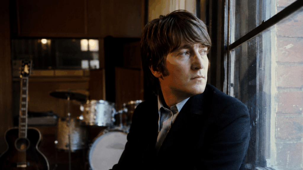 John Lennon, ao ser questionado na escola sobre o que queria ser quando crescesse, escreveu: “Feliz.” E ouviu do professor que não havia entendido a tarefa, respondendo: “Vocês não entenderam a vida.”
