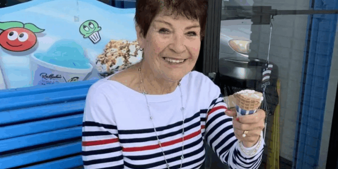 Frequentadora assídua da academia aos 93 anos diz que treinos diários a fazem se sentir como se tivesse 50; ela atribui a longevidade aos exercícios, ao feijão e à família
