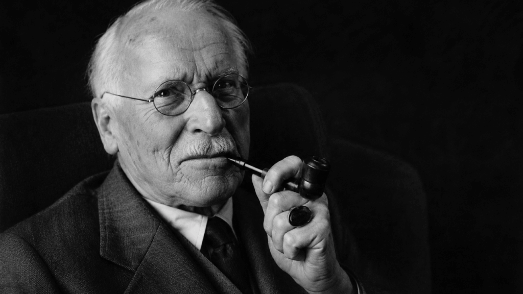 Carl Jung, ao analisar o inconsciente e o autoconhecimento, afirmou: “Quem olha para fora sonha. Quem olha para dentro desperta.”: reflexões sobre consciência, maturidade emocional e a importância de compreender a própria mente.