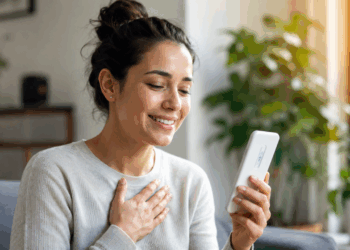 Novo exame portátil para ISTs promete praticidade, rapidez e resultados em cerca de 30 minutos no celular