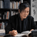 Byung-Chul Han, ao estudar o esgotamento da sociedade contemporânea, escreveu: “O excesso de desempenho conduz ao infarto da alma.”: uma crítica ao cansaço moderno, à produtividade extrema e ao desgaste emocional.