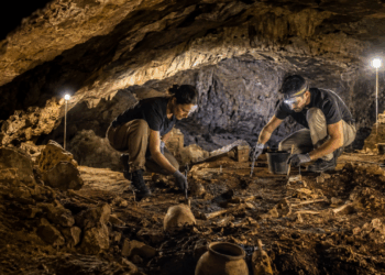 Restos de fogueiras e ferramentas encontrados em caverna antiga, revelam rotina de antigos habitantes dos Pirineus a mais de 5 mil anos atrás