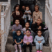 Sou a matriarca de 90 anos de uma família de 4 gerações. Durmo no sofá e minha família divide os outros 6 quartos.
